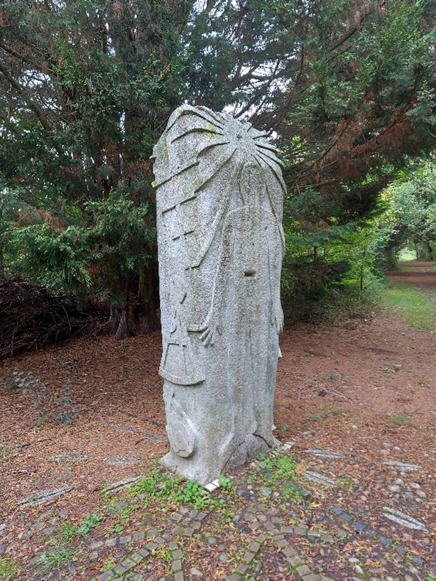 Description of first image